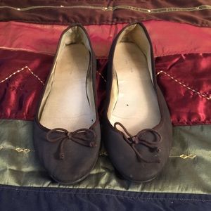 Brown ballet flats